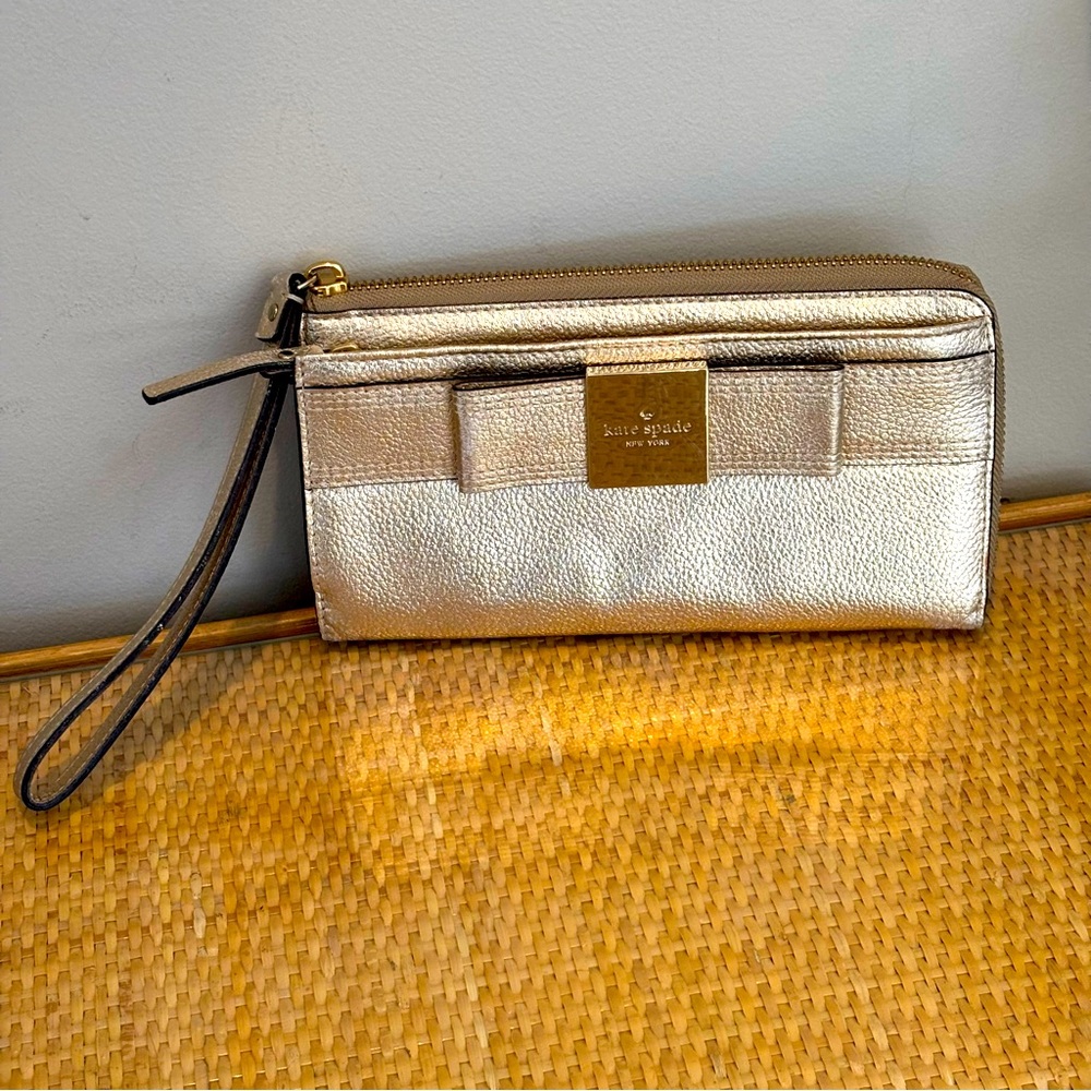 Kate Spade Primrose Hill Layton Leather Wristlet Wallet in Gold as new !!